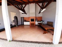 #102 - Apartamento para Locação em Tijucas - SC